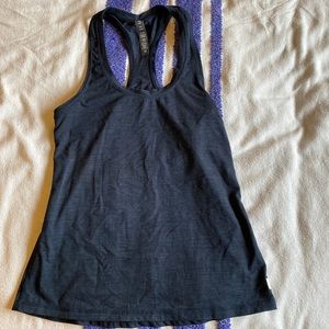 Vuori Lux Performance Tank